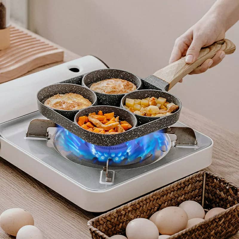 Poêle à crêpes et oeufs avec 4 trous en aluminium antiadhésive